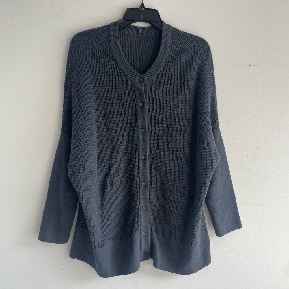 Vetta cardigan button up gray sweater